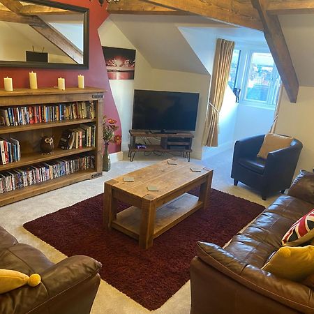County Loft Penthouse Apartment Уитби Экстерьер фото