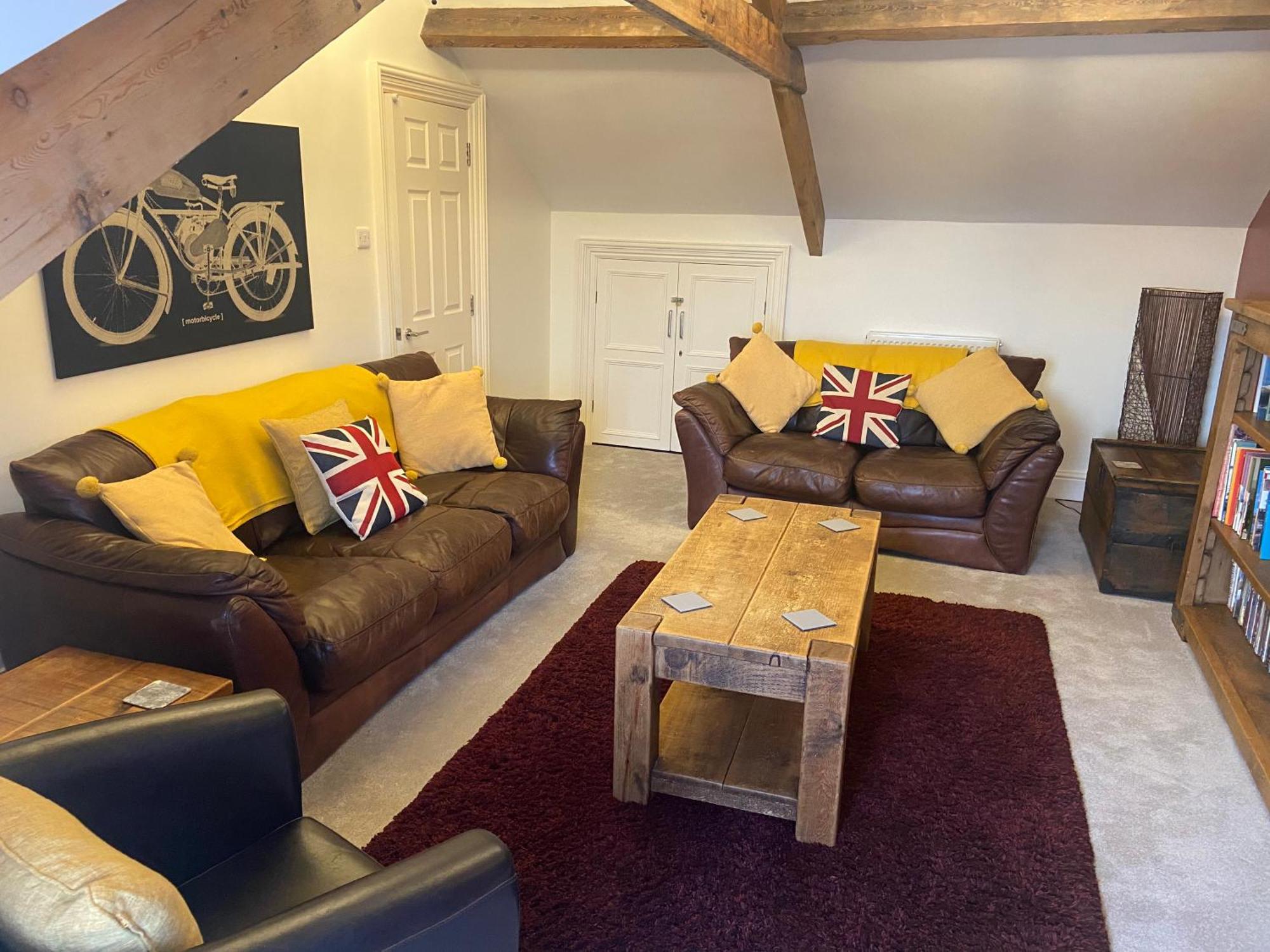 County Loft Penthouse Apartment Уитби Экстерьер фото